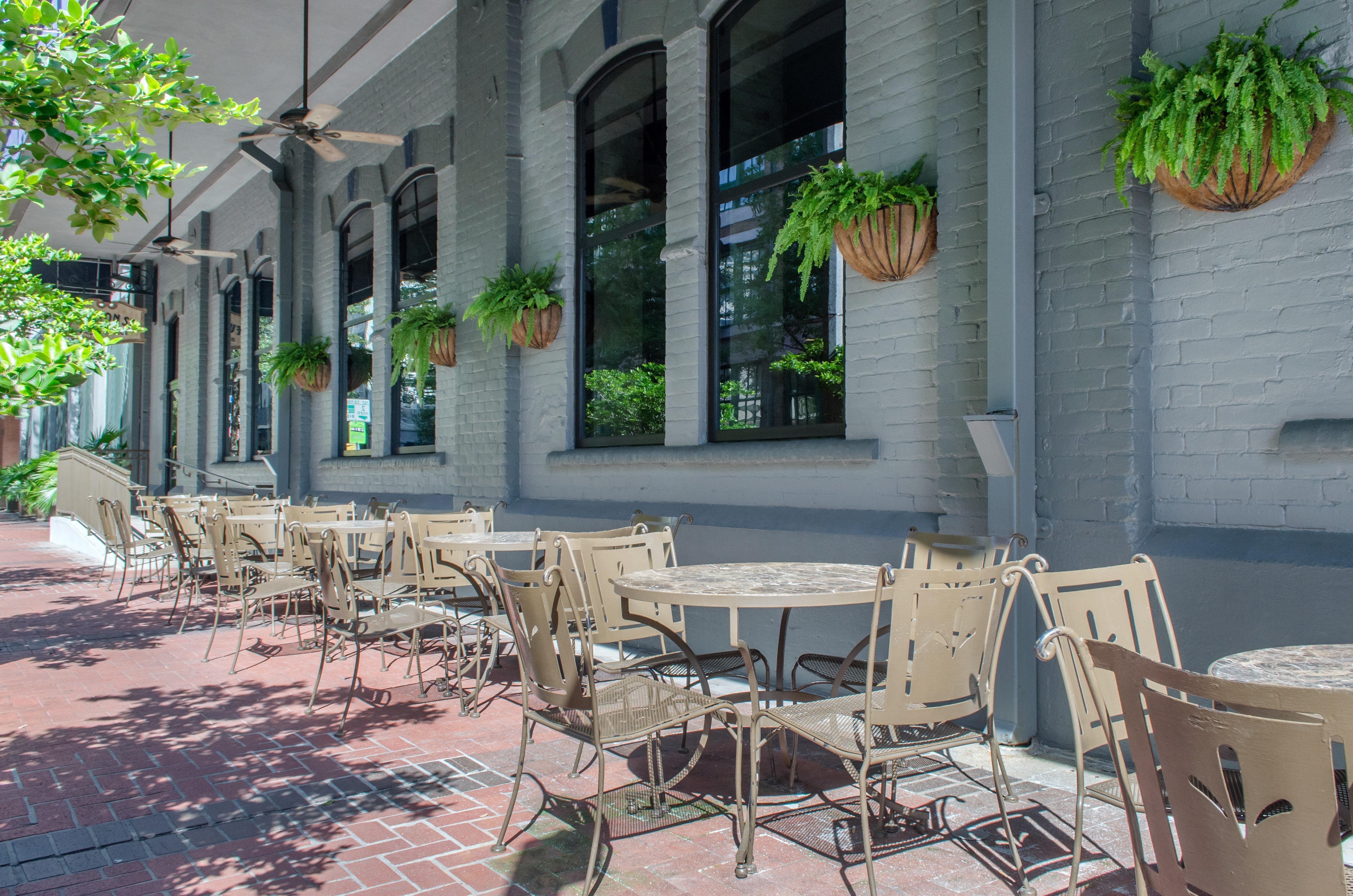 Omni Riverfront New Orleans Hotel Exterior photo